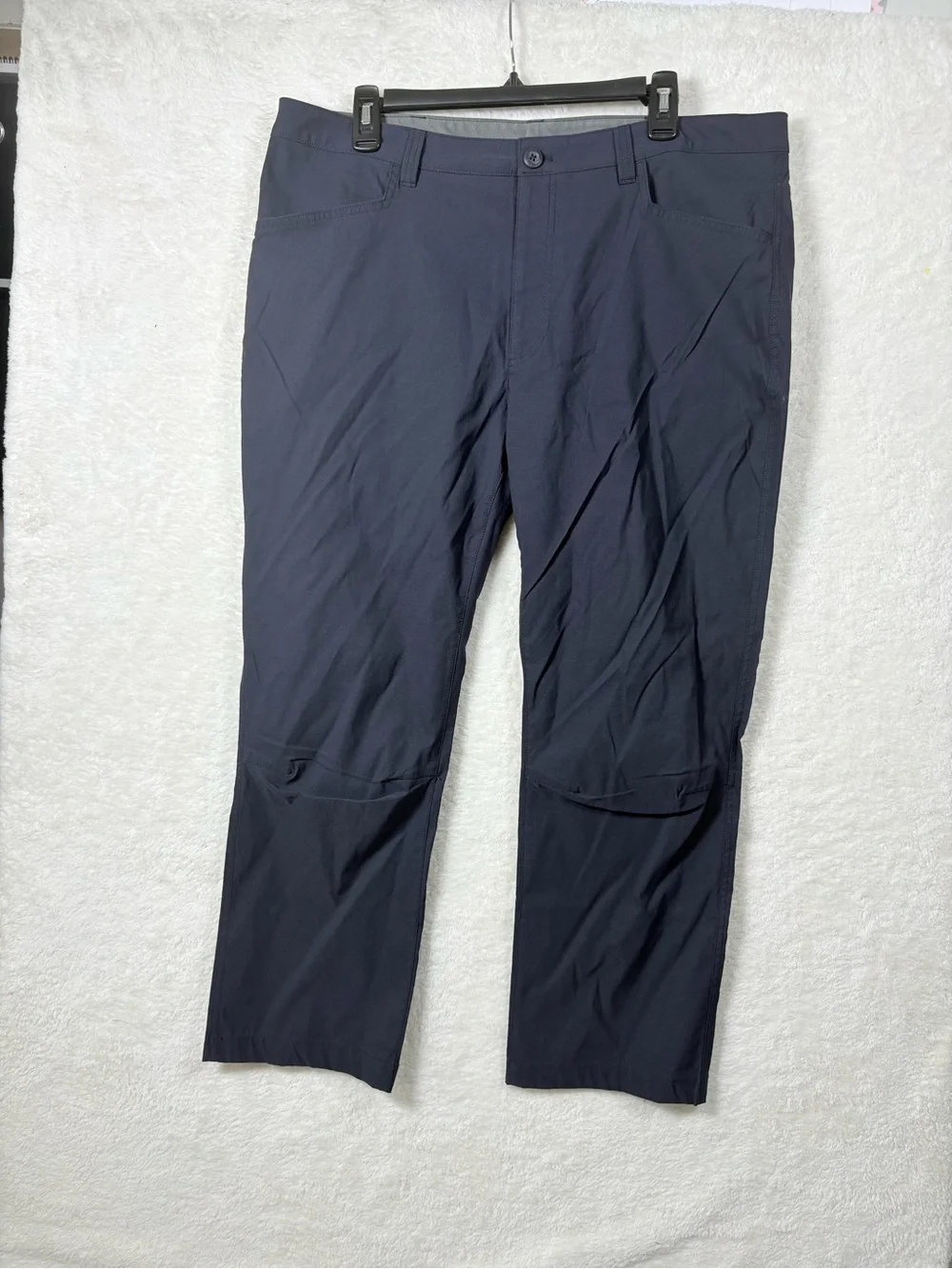 Eddie Bauer Men's Navy Blue pants 38/30 0575